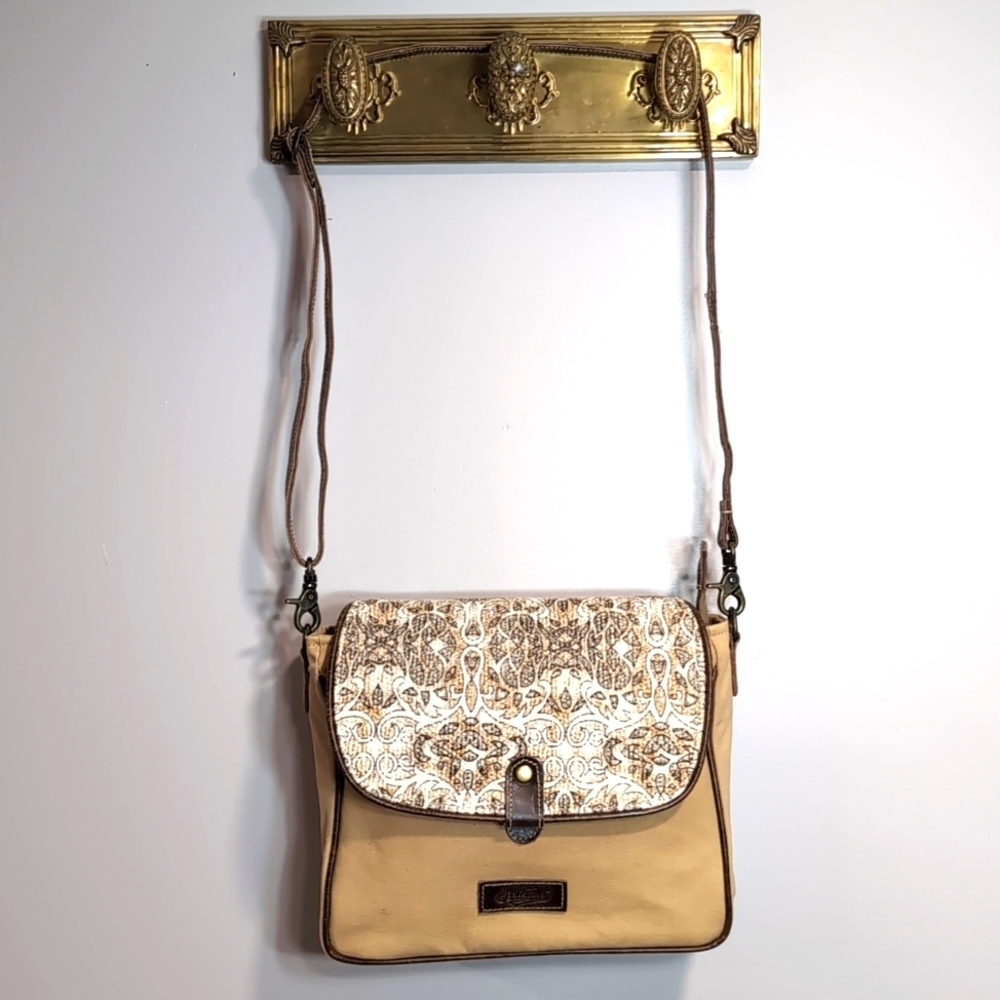 Sixtease Vintage Style Genuine Leather Crossbody/Satchel Bag.